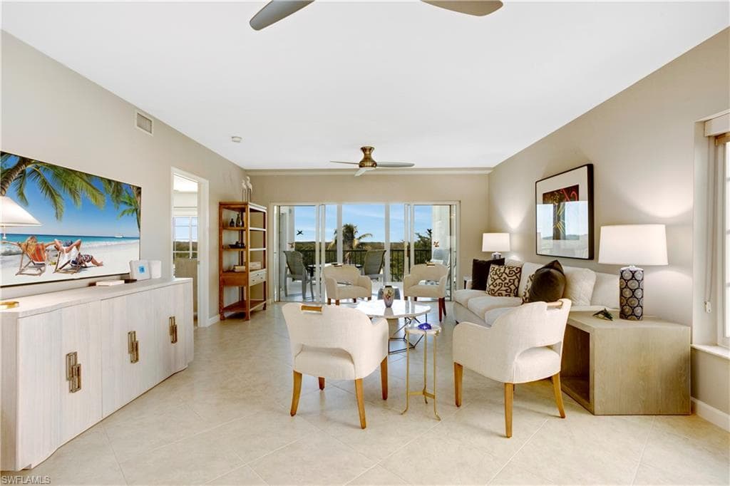 13105 Vanderbilt Dr 405, Naples, FL 34110-3