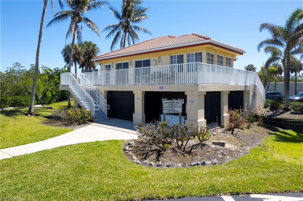 13105 Vanderbilt Dr 405, Naples, FL 34110-40