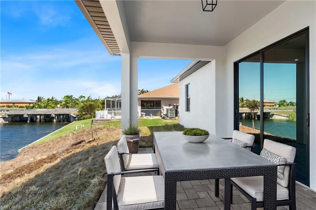 1607 17th St, Cape Coral, FL 33993-23