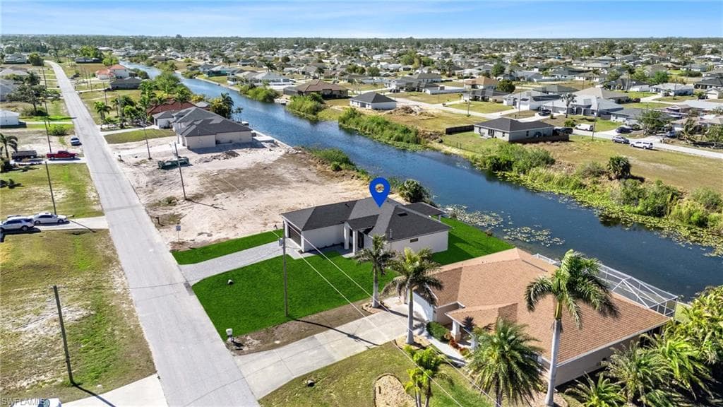 1607 17th St, Cape Coral, FL 33993-25
