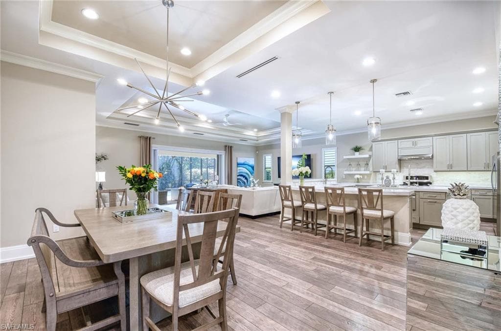 2867 Coco Lakes Dr, Naples, FL 34105-4