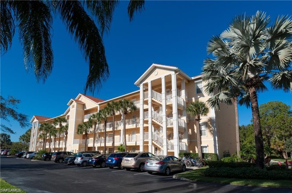 9175 Celeste Dr 308, Naples, FL 34113-27