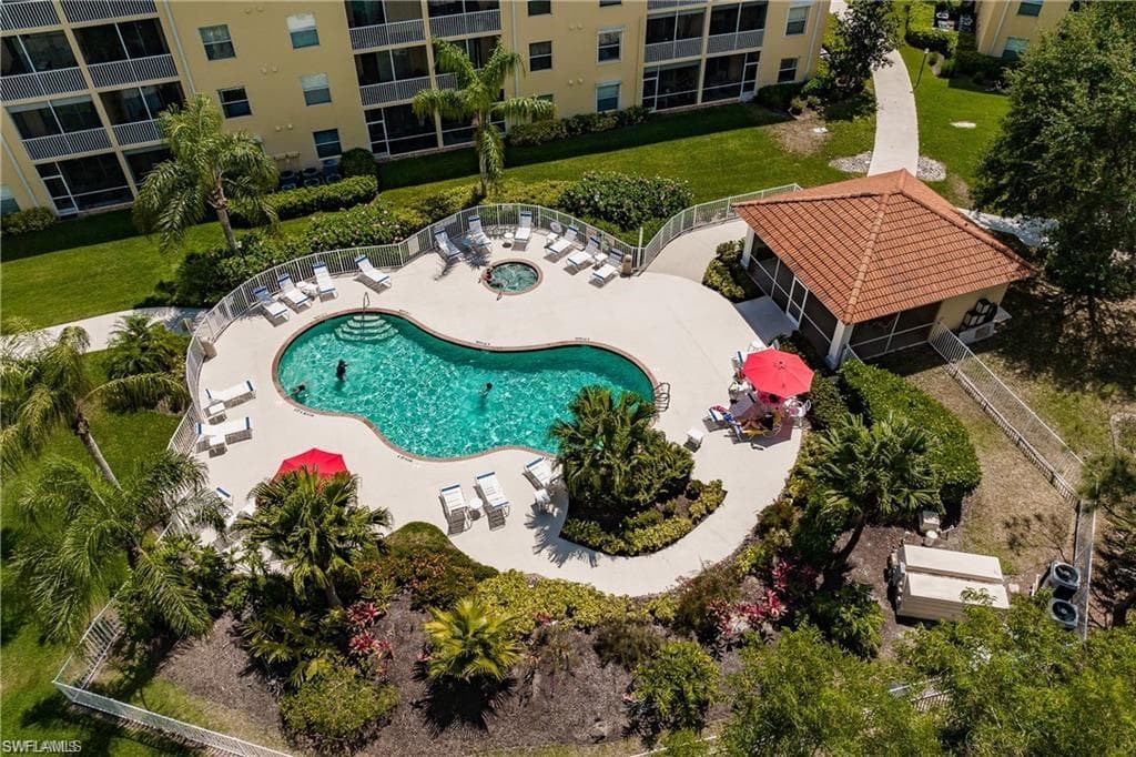 9175 Celeste Dr 308, Naples, FL 34113-37