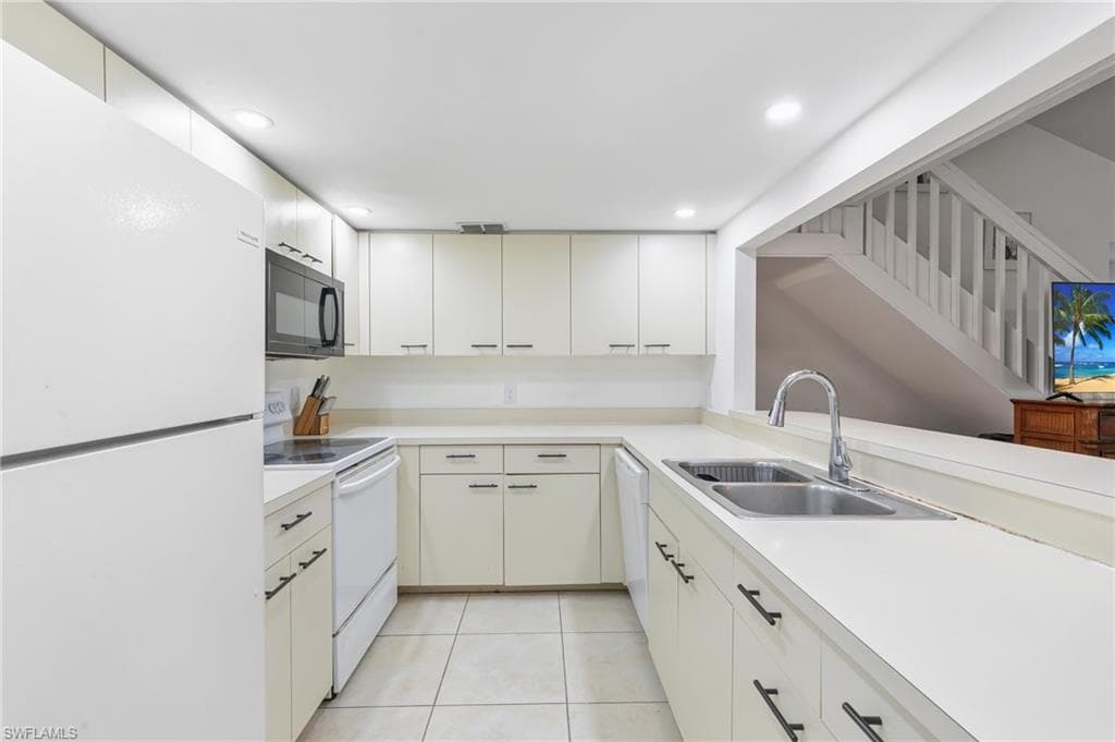 3368 Timberwood Cir, Naples, FL 34105-7