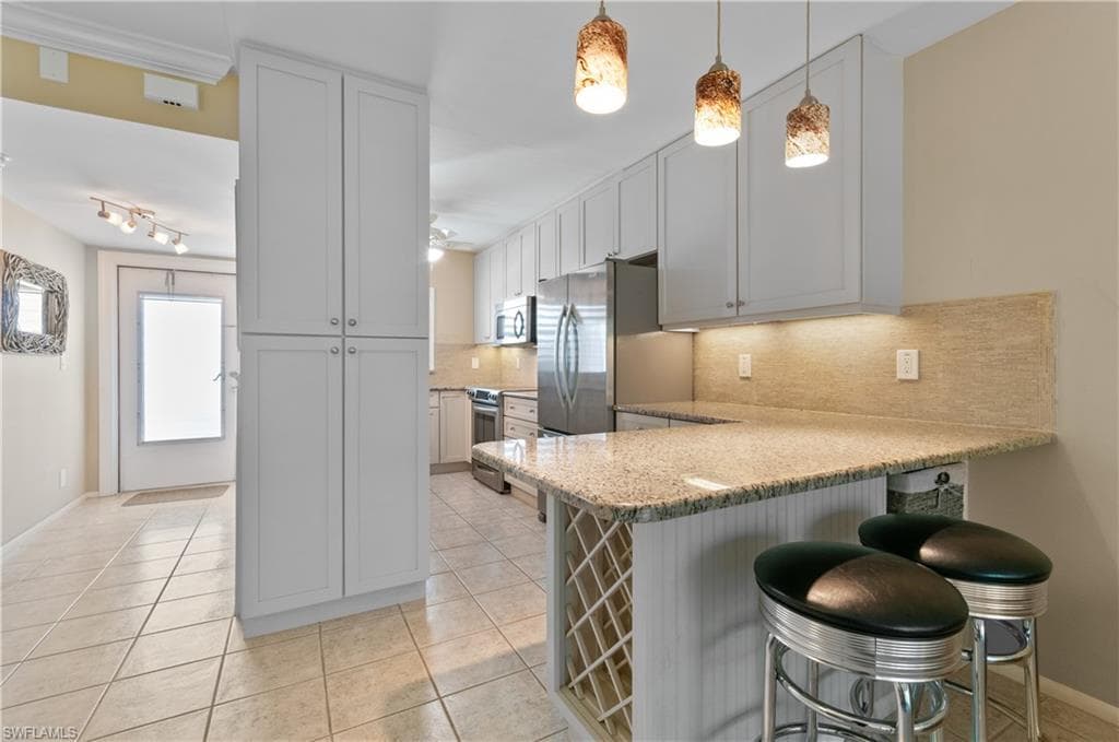 490 Broad Ave S, Naples, FL 34102-4