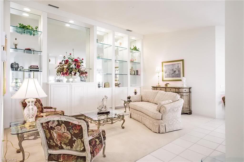 4079 Los Altos Ct, Naples, FL 34109-10