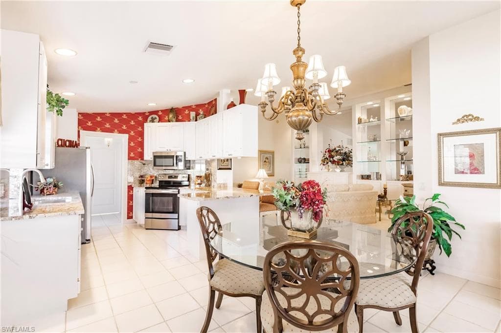 4079 Los Altos Ct, Naples, FL 34109-18