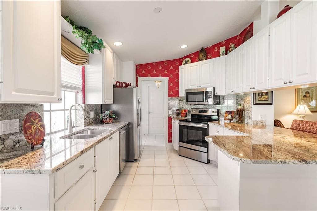 4079 Los Altos Ct, Naples, FL 34109-4