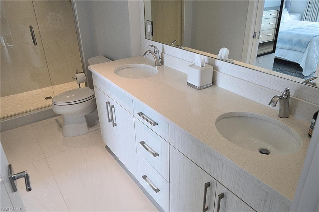 101 8th St S 303, Naples, FL 34102-8