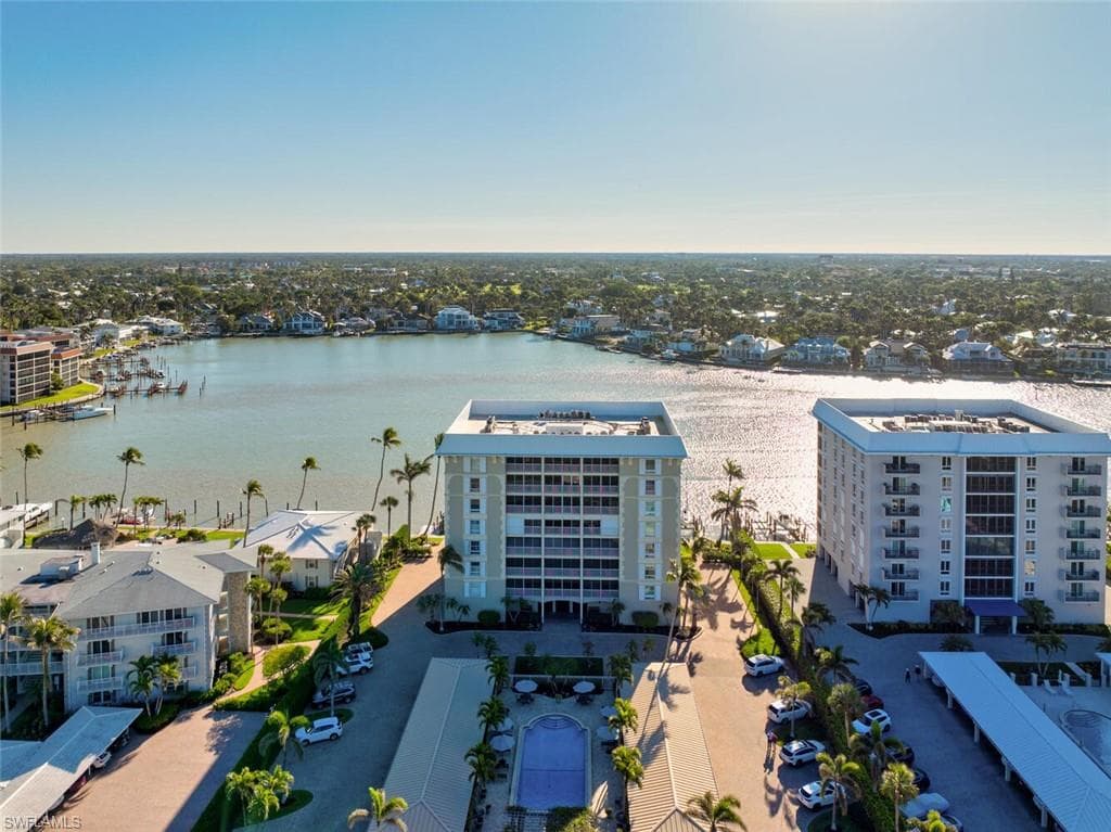 2750 Gulf Shore Blvd N 702, Naples, FL 34103-18
