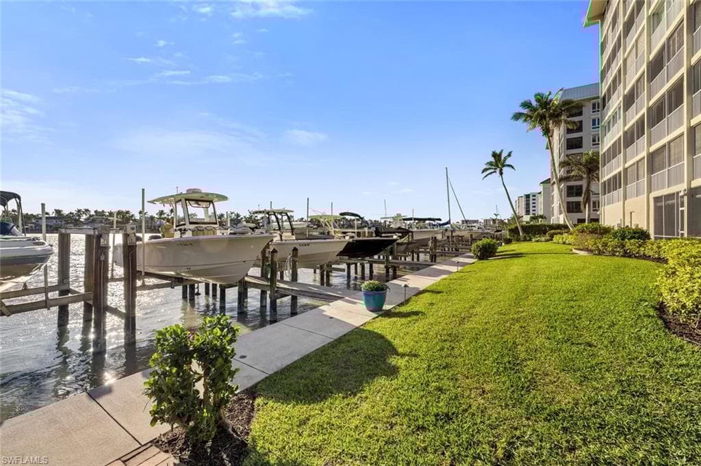 2750 Gulf Shore Blvd N 702, Naples, FL 34103-20