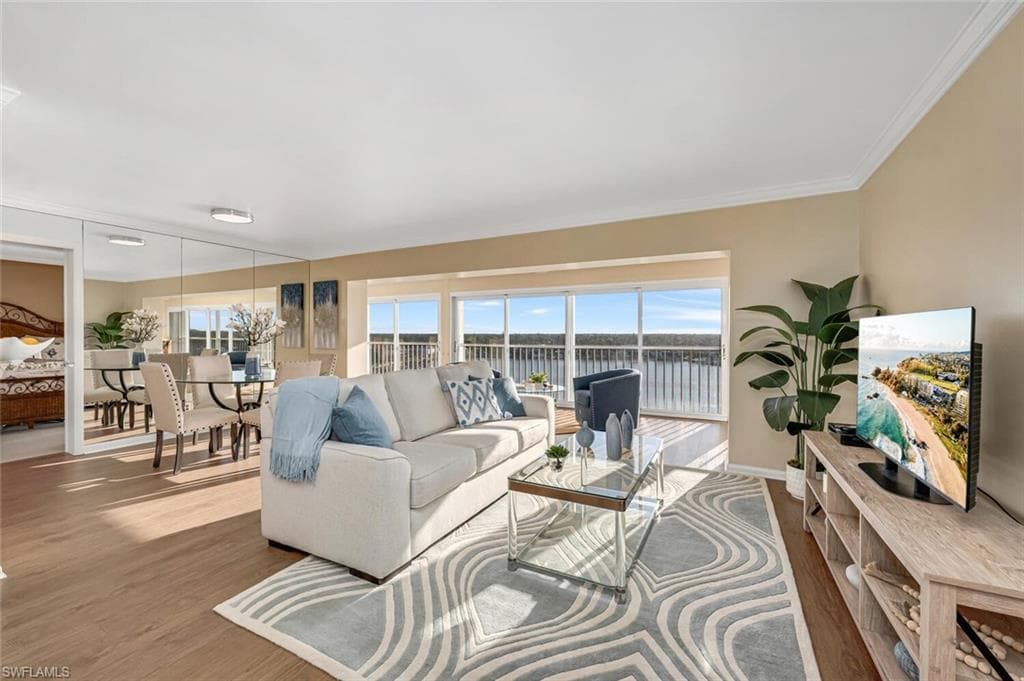 2750 Gulf Shore Blvd N 702, Naples, FL 34103-7