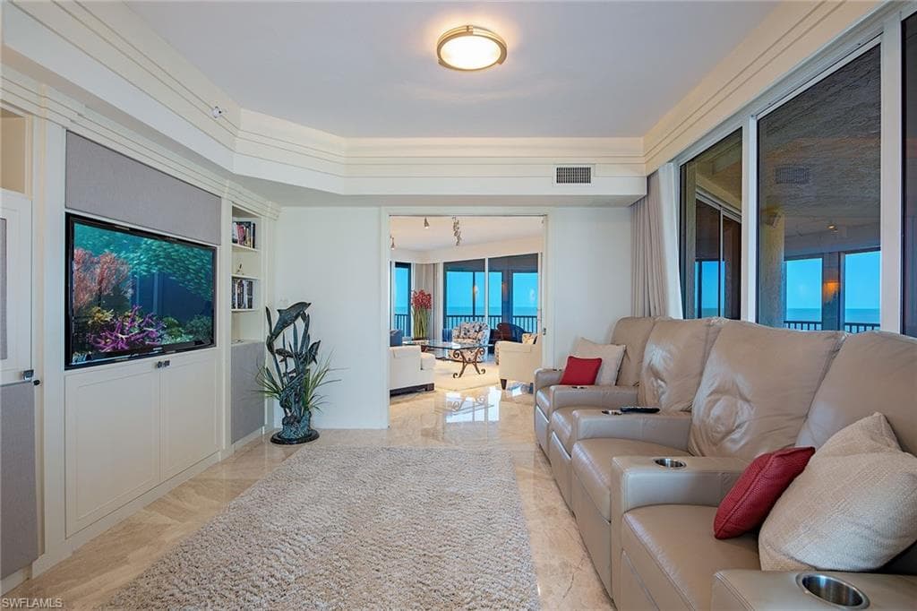 8111 Bay Colony Dr 604, Naples, FL 34108-9