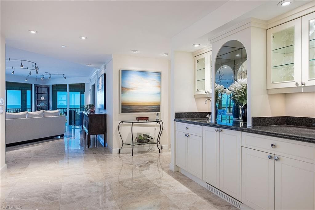8111 Bay Colony Dr 604, Naples, FL 34108-1
