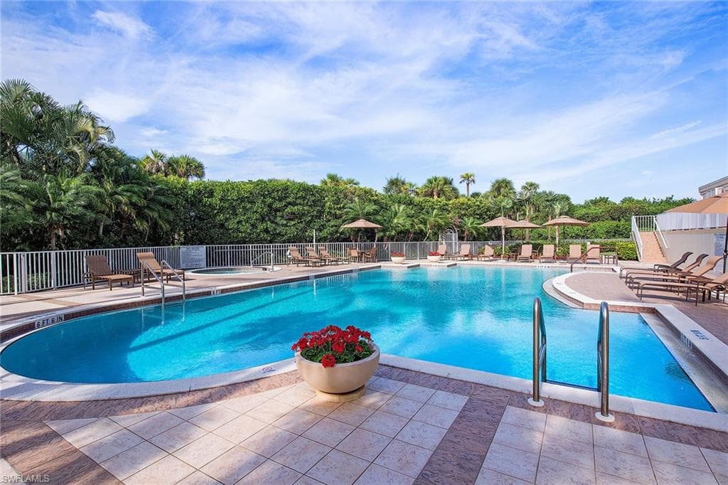 8111 Bay Colony Dr 604, Naples, FL 34108-21