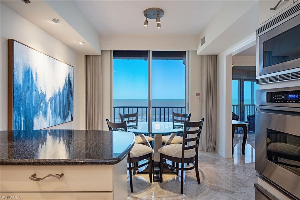 8111 Bay Colony Dr 604, Naples, FL 34108-8