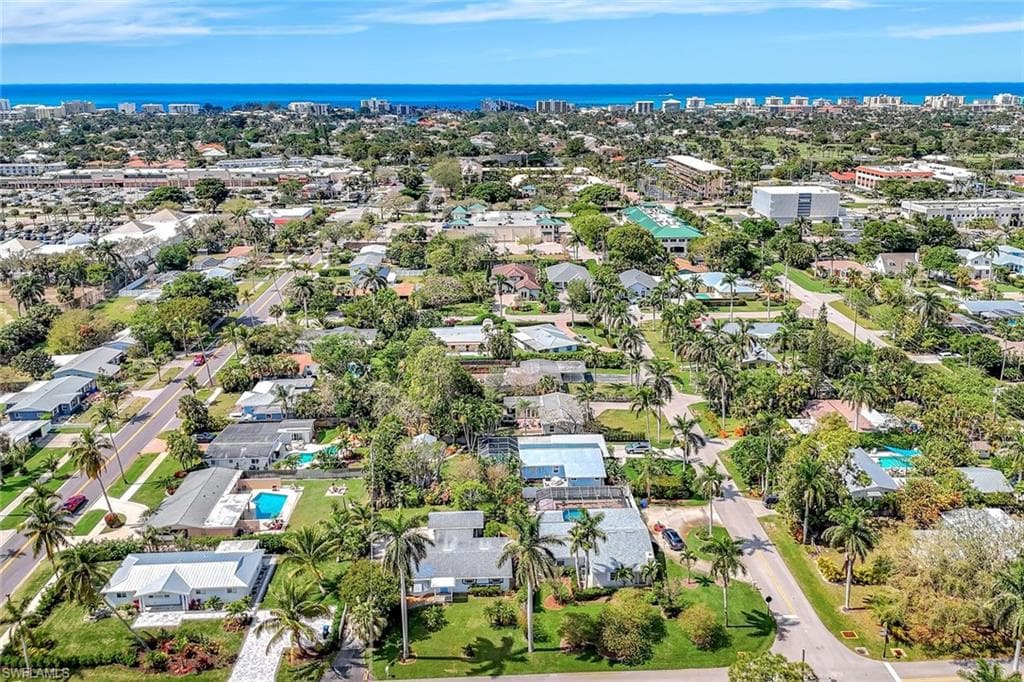 2261 11th St N, Naples, FL 34103-6