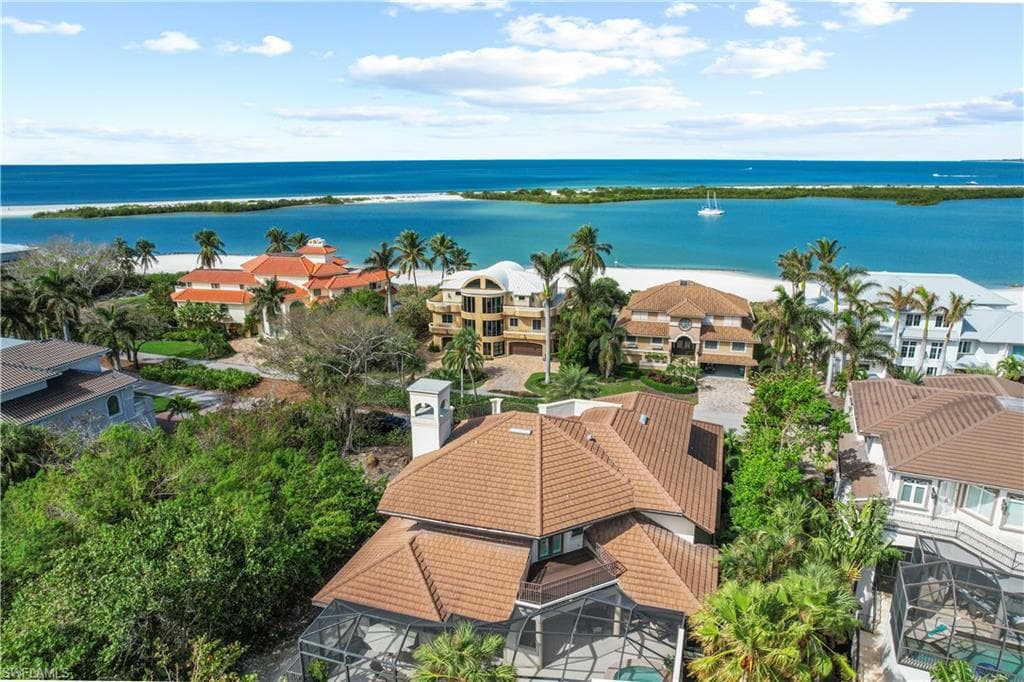 195 Beach Dr, Marco Island, FL 34145-4