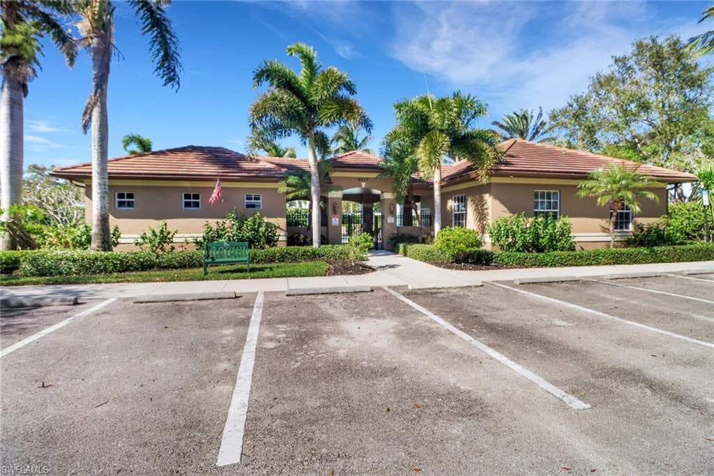 6666 Alden Woods Cir 101, Naples, FL 34113-14