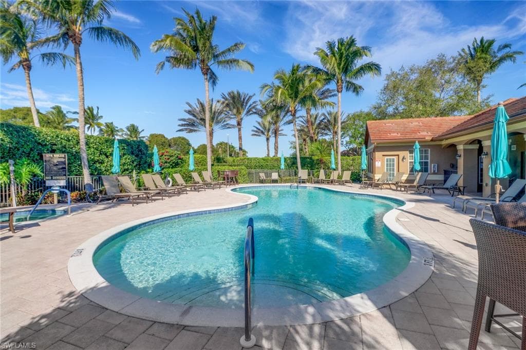 6666 Alden Woods Cir 101, Naples, FL 34113-16