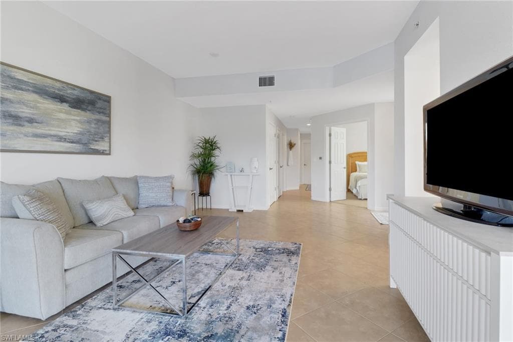 6666 Alden Woods Cir 101, Naples, FL 34113-2