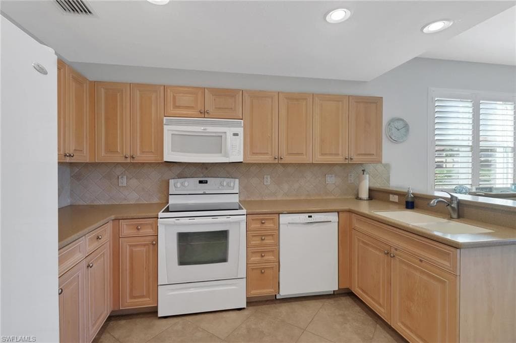 6666 Alden Woods Cir 101, Naples, FL 34113-5
