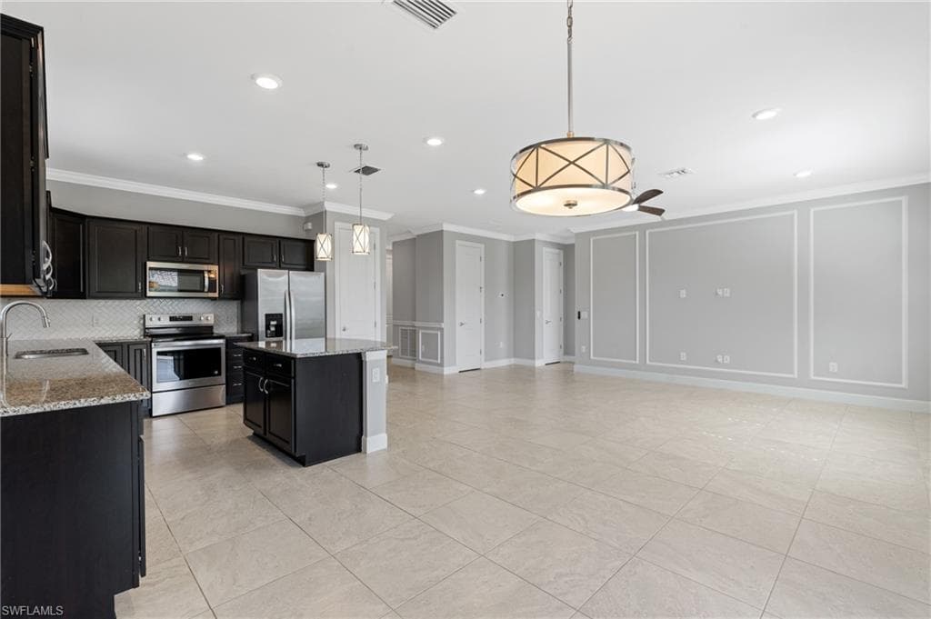 19953 Beverly Park Rd, Estero, FL 33928-6
