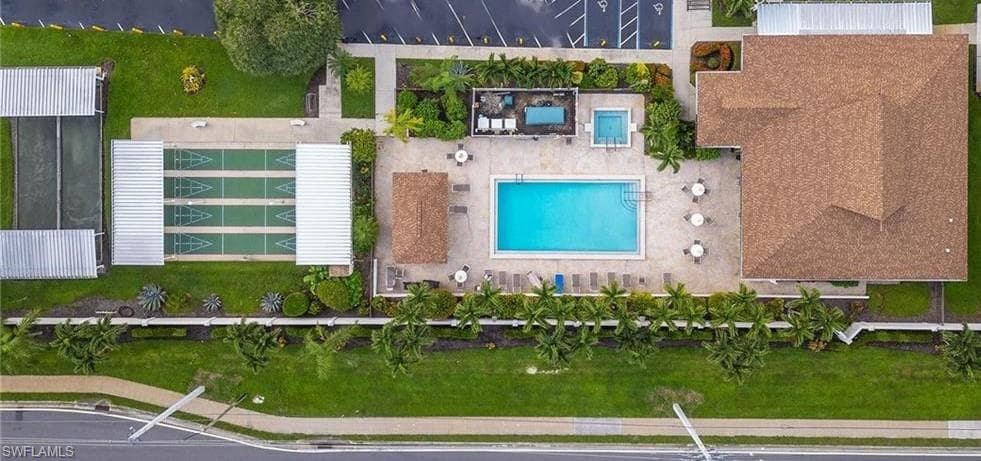 195 Oceans Blvd 195, Naples, FL 34104-11