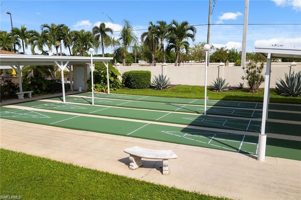 195 Oceans Blvd 195, Naples, FL 34104-17