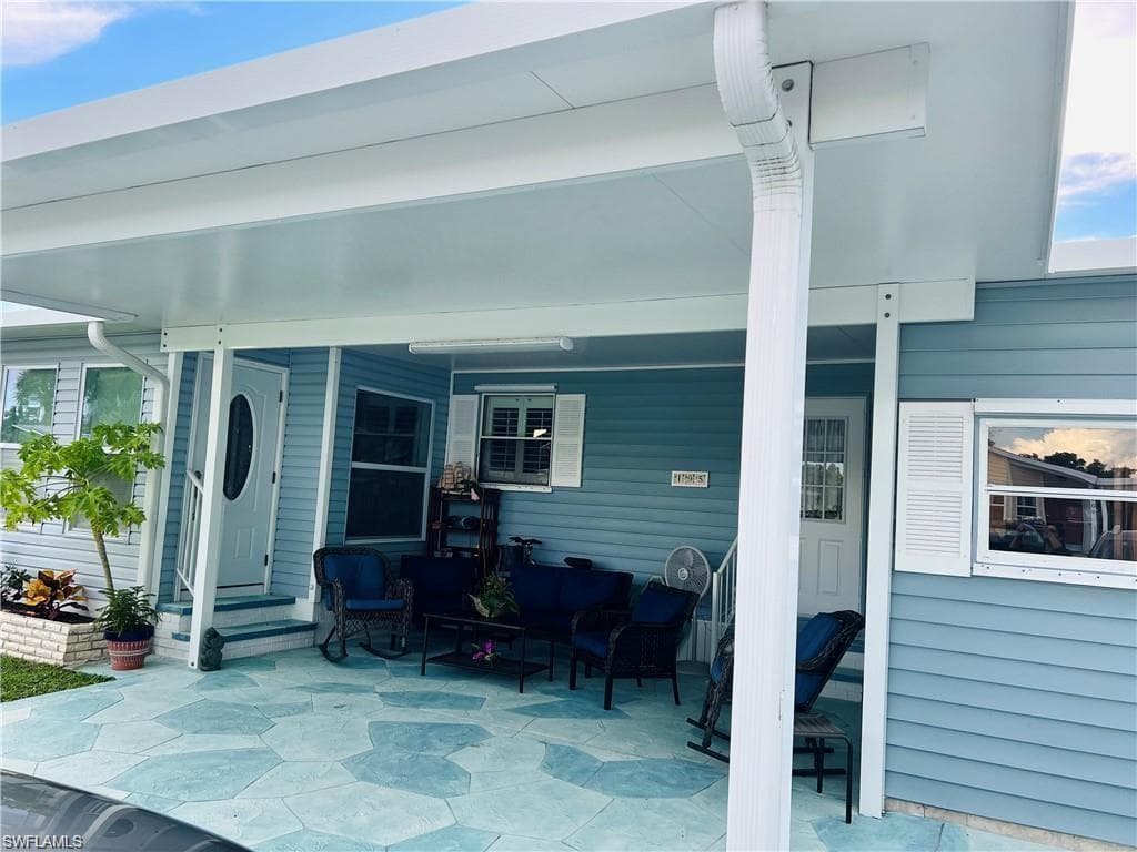 195 Oceans Blvd 195, Naples, FL 34104-21