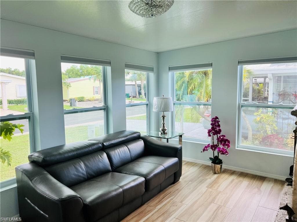 195 Oceans Blvd 195, Naples, FL 34104-26
