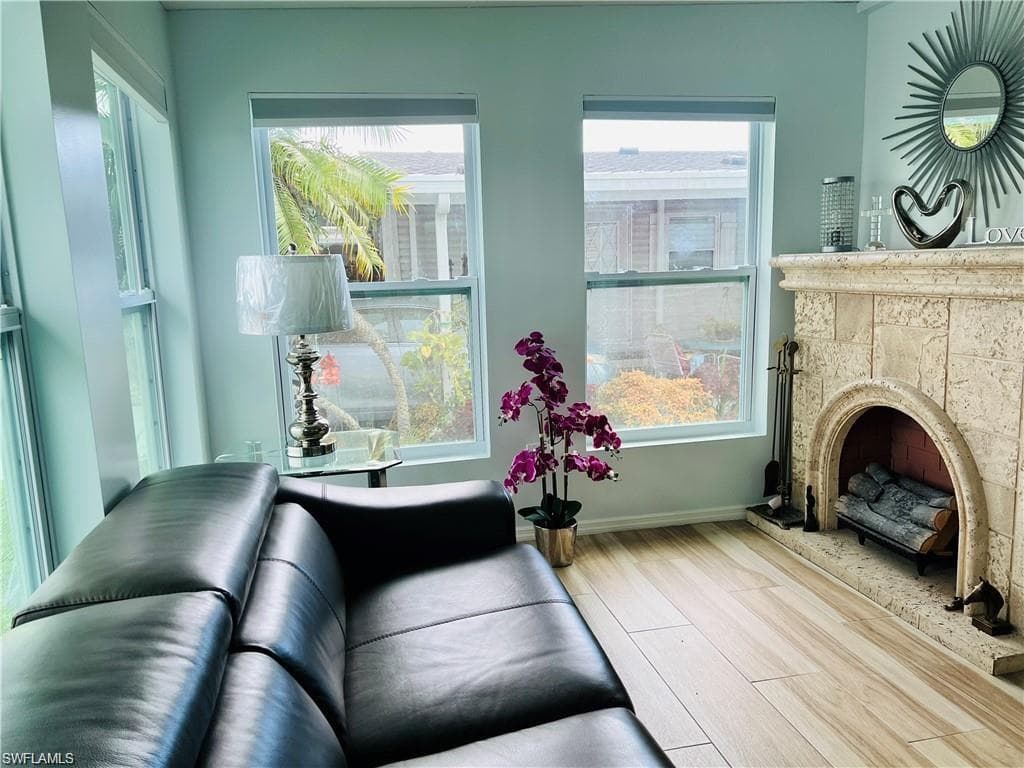 195 Oceans Blvd 195, Naples, FL 34104-27