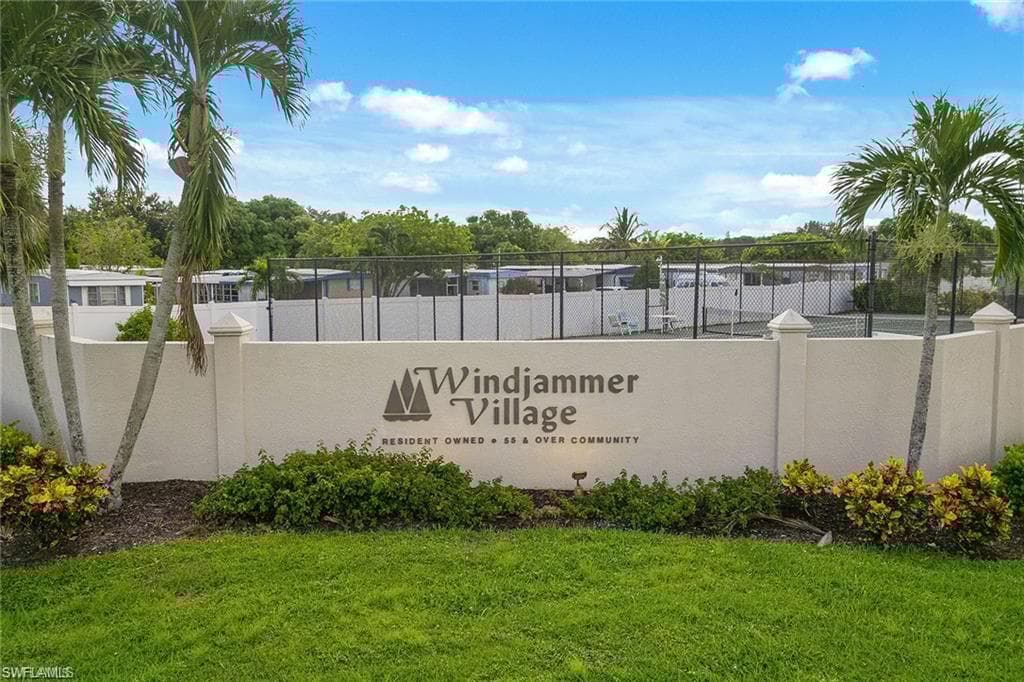 195 Oceans Blvd 195, Naples, FL 34104-2