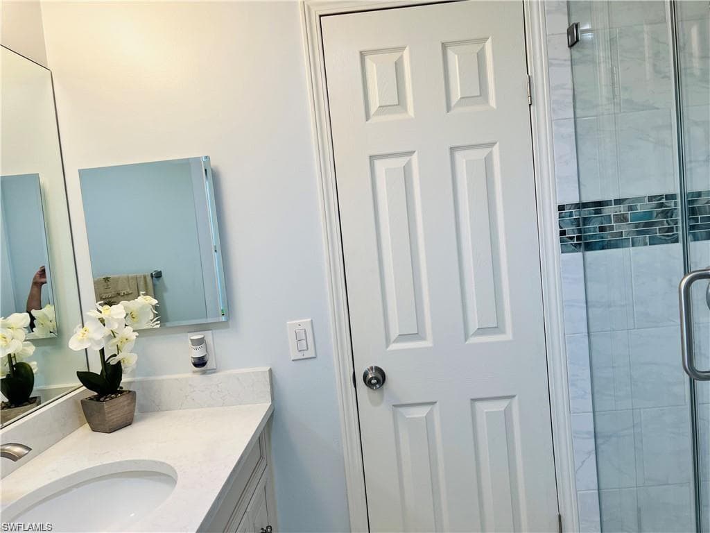 195 Oceans Blvd 195, Naples, FL 34104-39