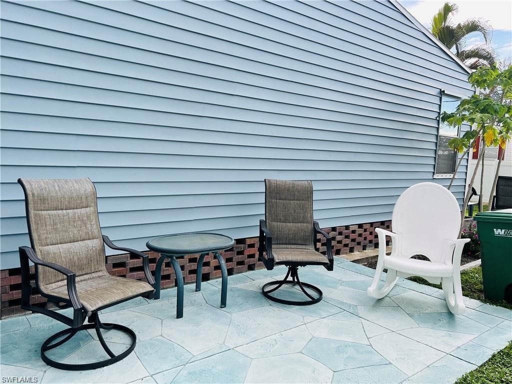195 Oceans Blvd 195, Naples, FL 34104-40