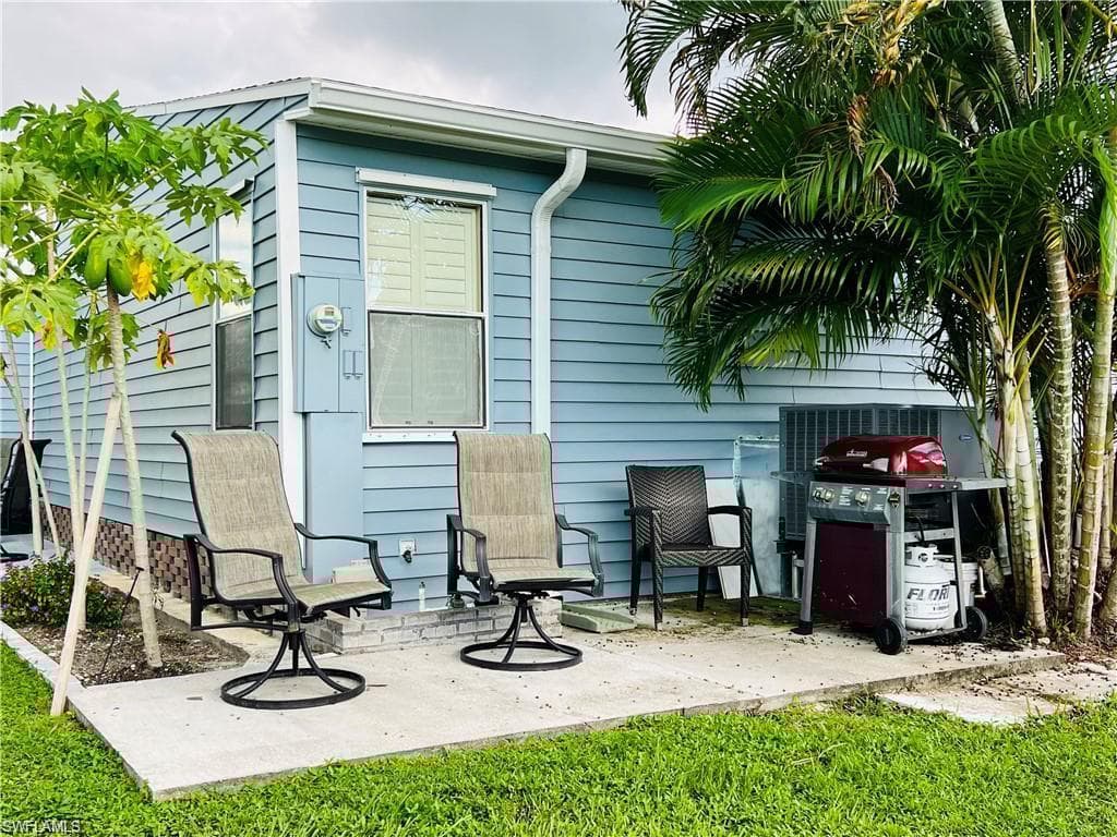 195 Oceans Blvd 195, Naples, FL 34104-41
