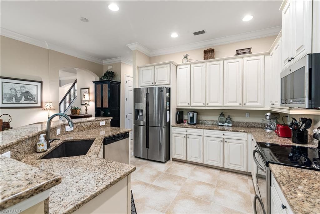 6849 Il Regalo Cir, Naples, FL 34109-8