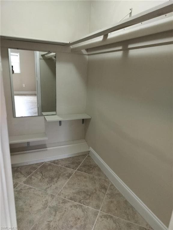 180 Turtle Lake Ct 105, Naples, FL 34105-9