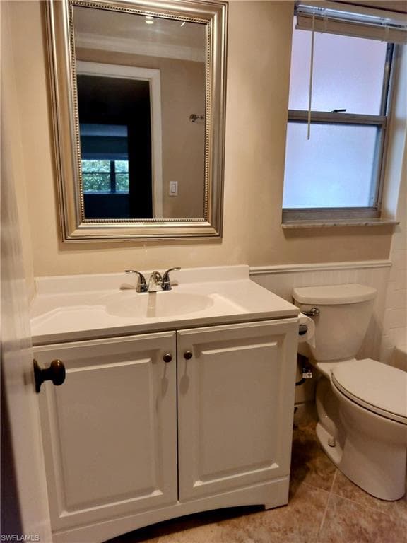 180 Turtle Lake Ct 105, Naples, FL 34105-10