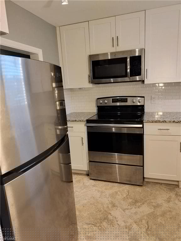 180 Turtle Lake Ct 105, Naples, FL 34105-4