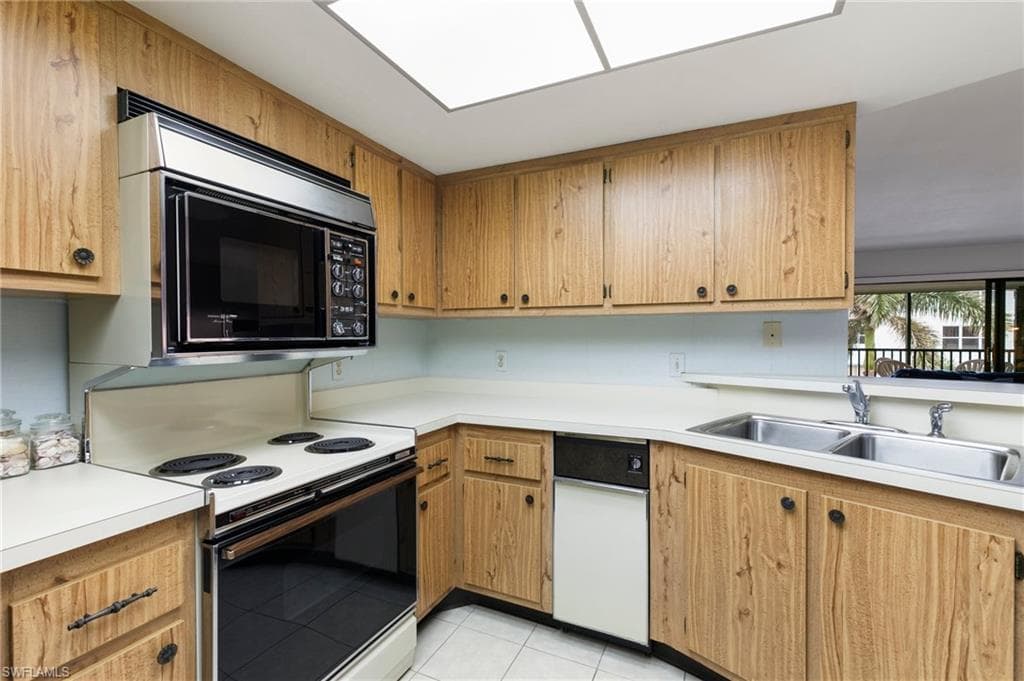 1051 Swallow Ave 301, Marco Island, FL 34145-10