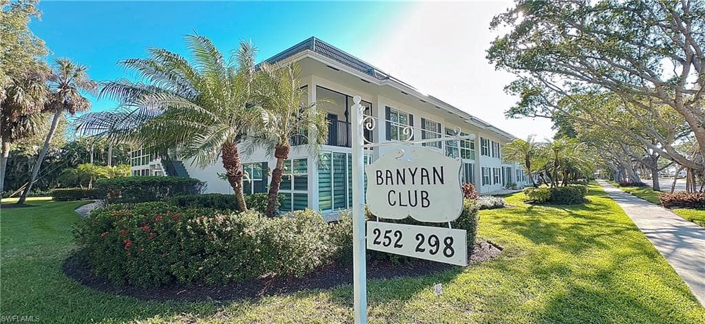 268 Banyan Blvd 268, Naples, FL 34102-25