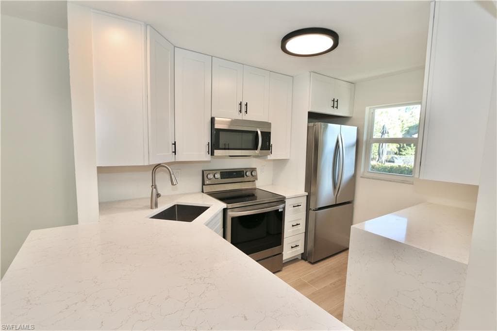268 Banyan Blvd 268, Naples, FL 34102-2
