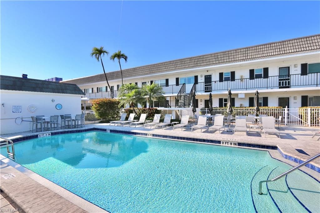 268 Banyan Blvd 268, Naples, FL 34102-32