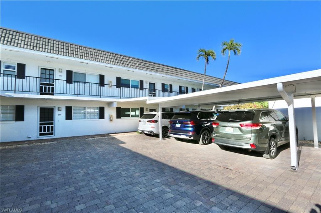 268 Banyan Blvd 268, Naples, FL 34102-34