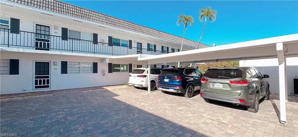 268 Banyan Blvd 268, Naples, FL 34102-35