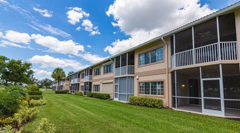9113 Michael Cir 9, Naples, FL 34113-28