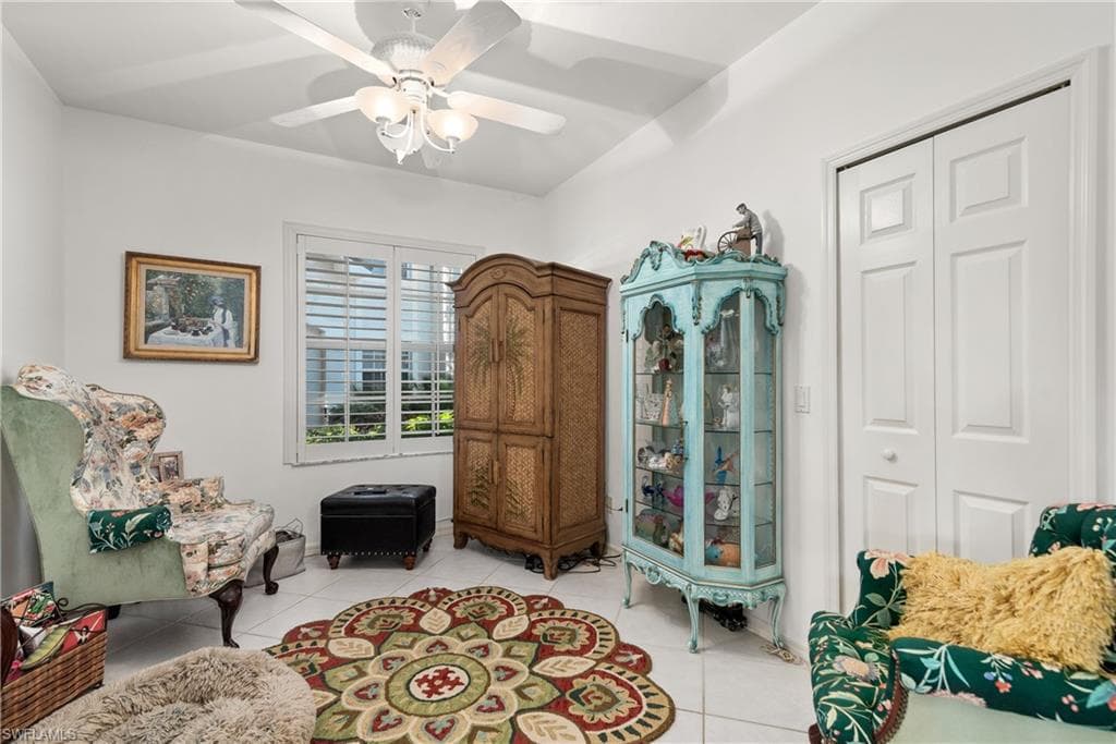 5908 Three Iron Dr 2202, Naples, FL 34110-10