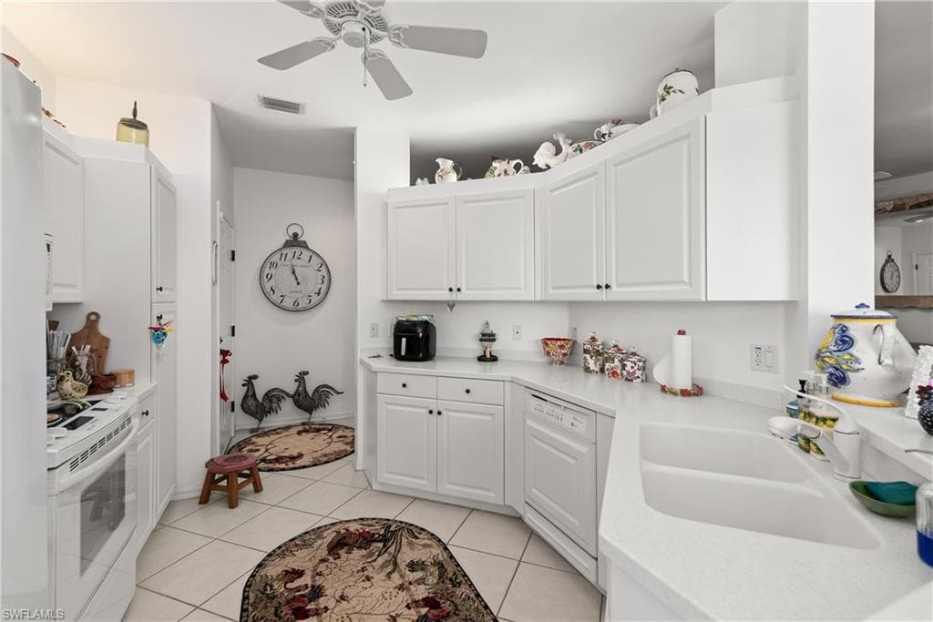 5908 Three Iron Dr 2202, Naples, FL 34110-12