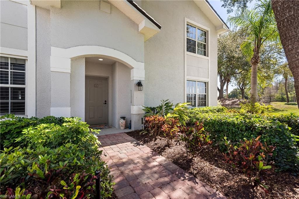 5908 Three Iron Dr 2202, Naples, FL 34110-23